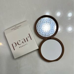 Pearl Beauty Setting Powder in Translucent